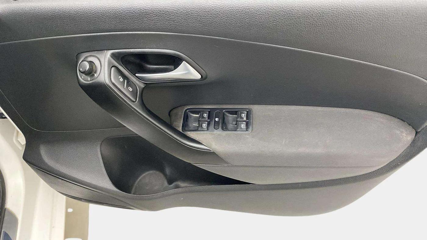 2014 Volkswagen Polo GT TSI AT, Petrol, Automatic, 73,114 km, Driver Side Door Panels Control