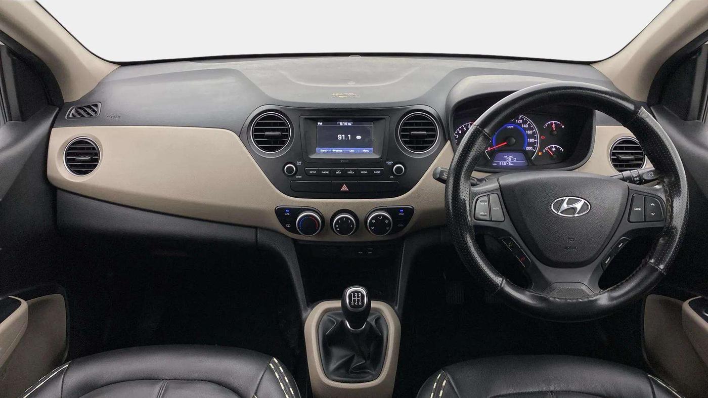 2017 Hyundai Grand i10 SPORTZ 1.2 KAPPA VTVT, Petrol, Manual, 35,714 km, Dashboard