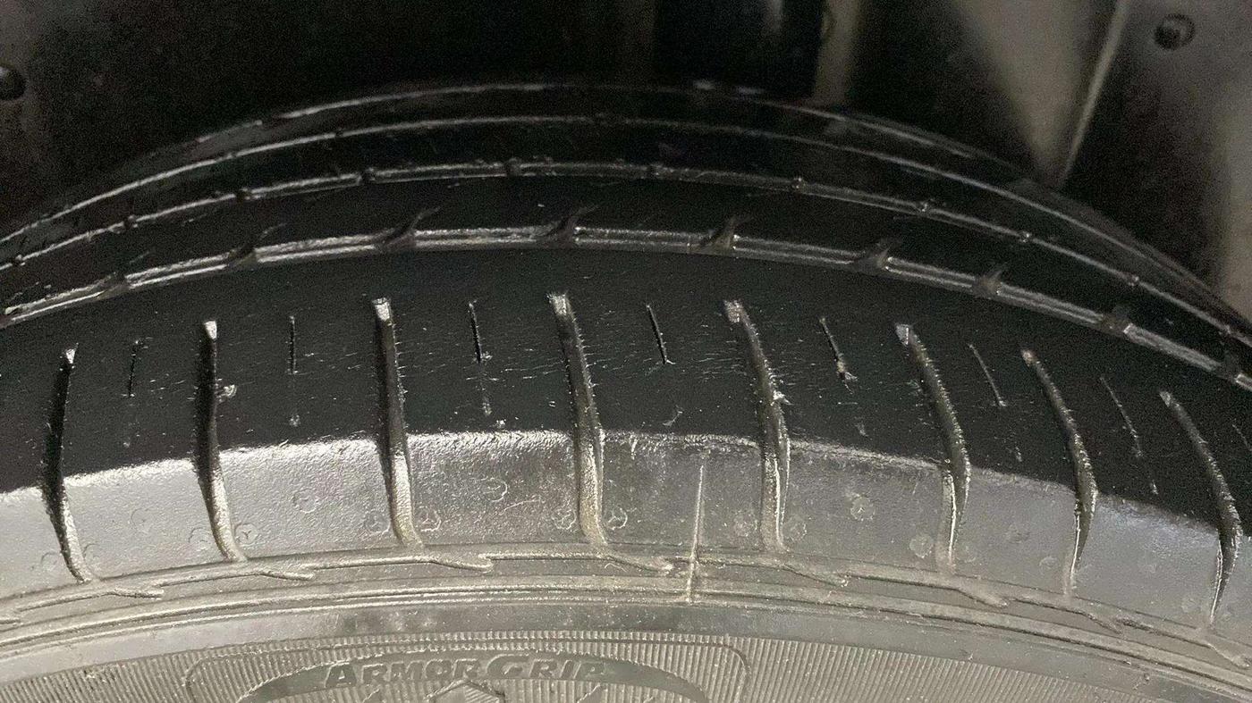 2020 MG HECTOR SHARP 1.5 DCT PETROL, Petrol, Automatic, 32,909 km, Left Rear Tyre Tread