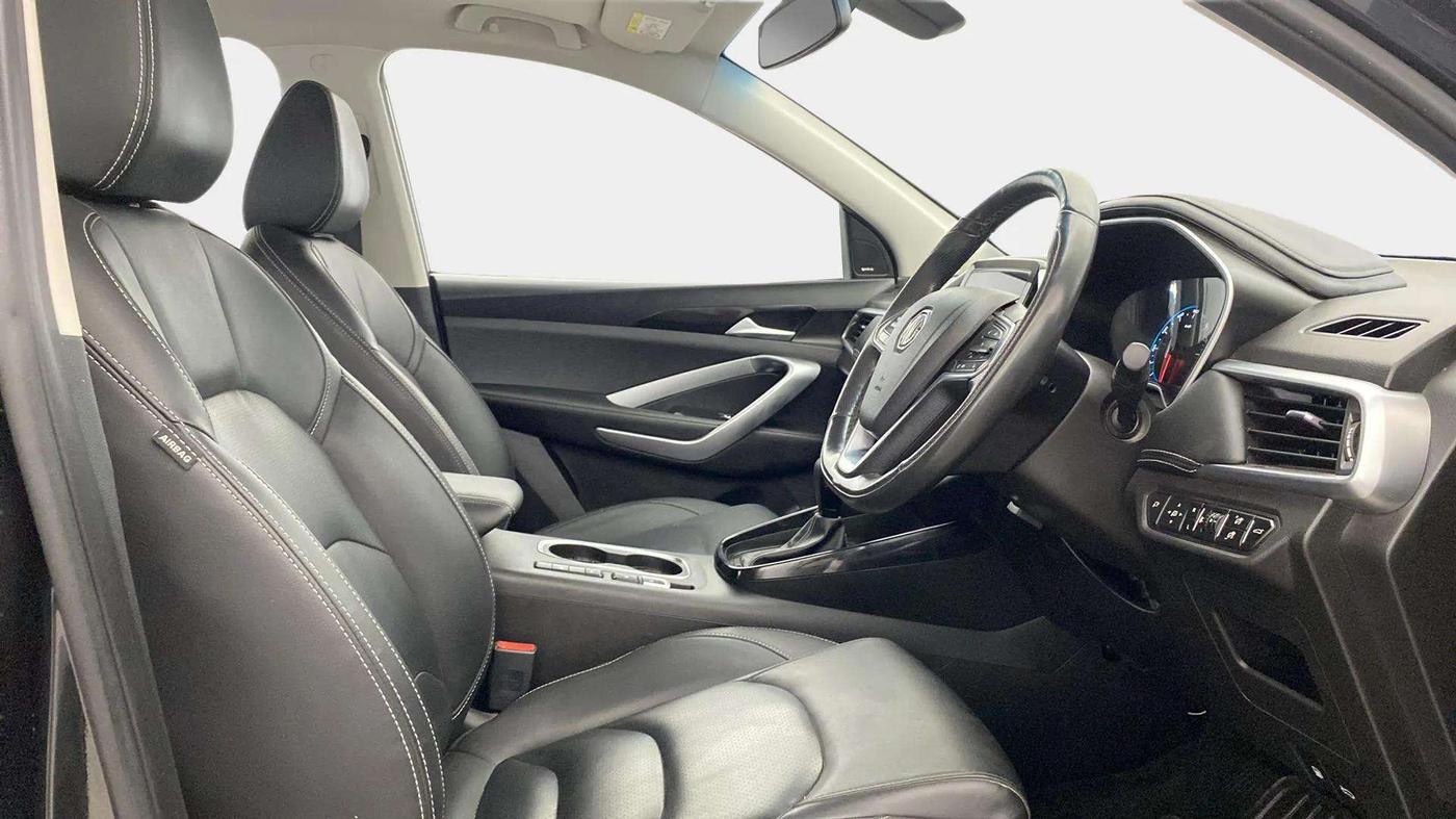2020 MG HECTOR SHARP 1.5 DCT PETROL, Petrol, Automatic, 32,909 km, Right Side Front Door Cabin