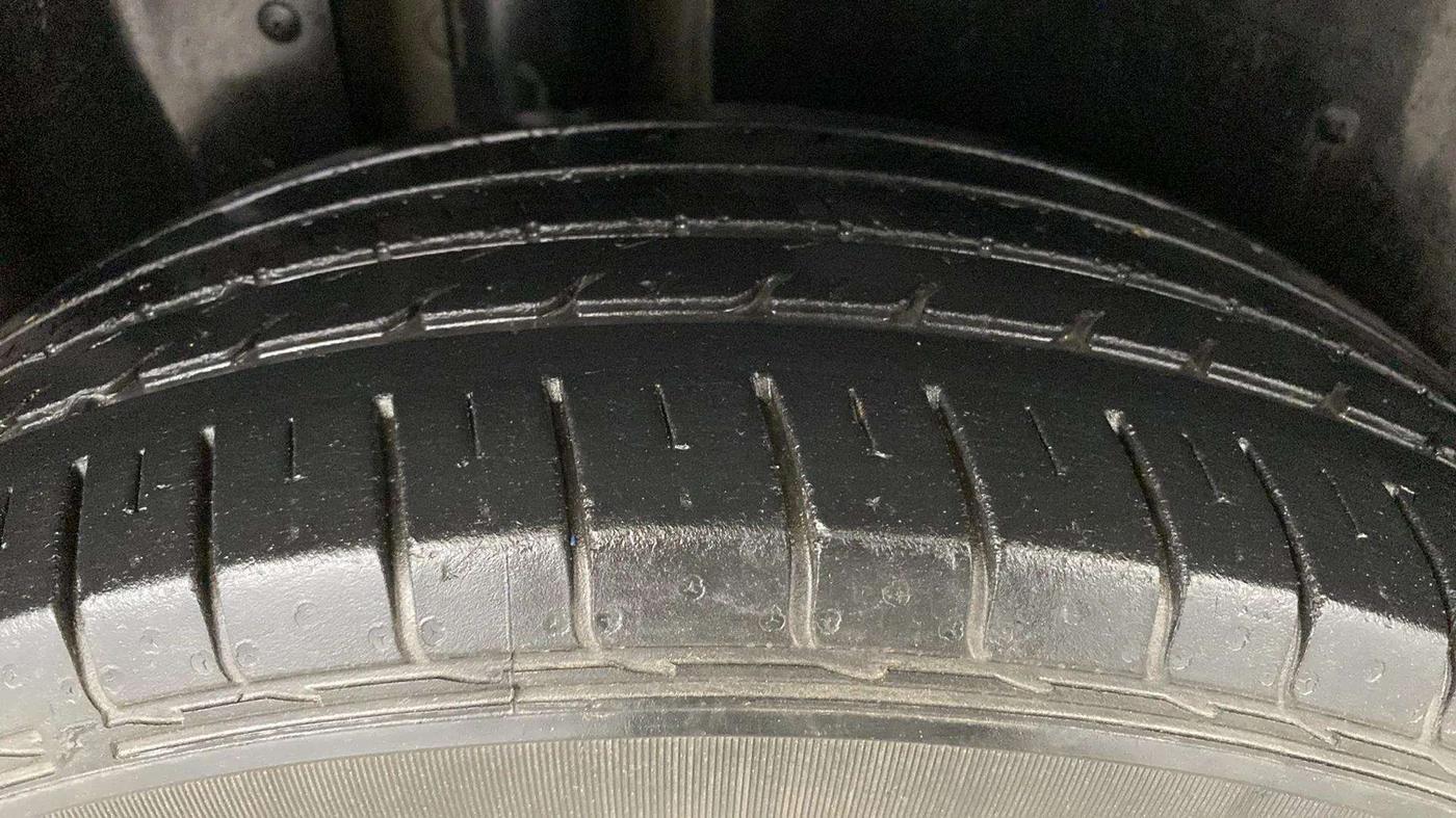 2020 MG HECTOR SHARP 1.5 DCT PETROL, Petrol, Automatic, 32,909 km, Right Rear Tyre Tread