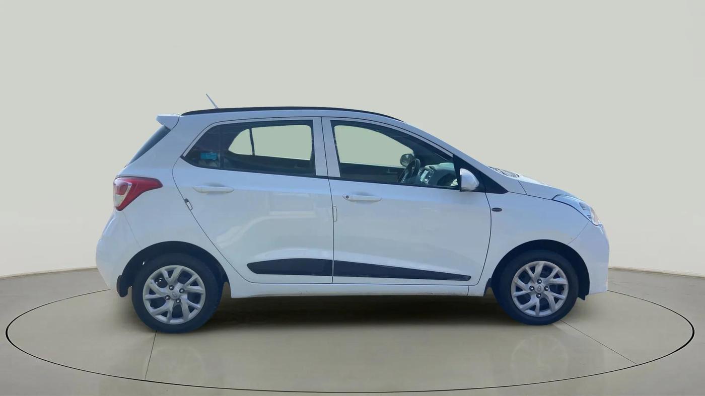 2020 Hyundai Grand i10 SPORTZ 1.2 KAPPA VTVT, Petrol, Manual, 38,281 km, Right Side View