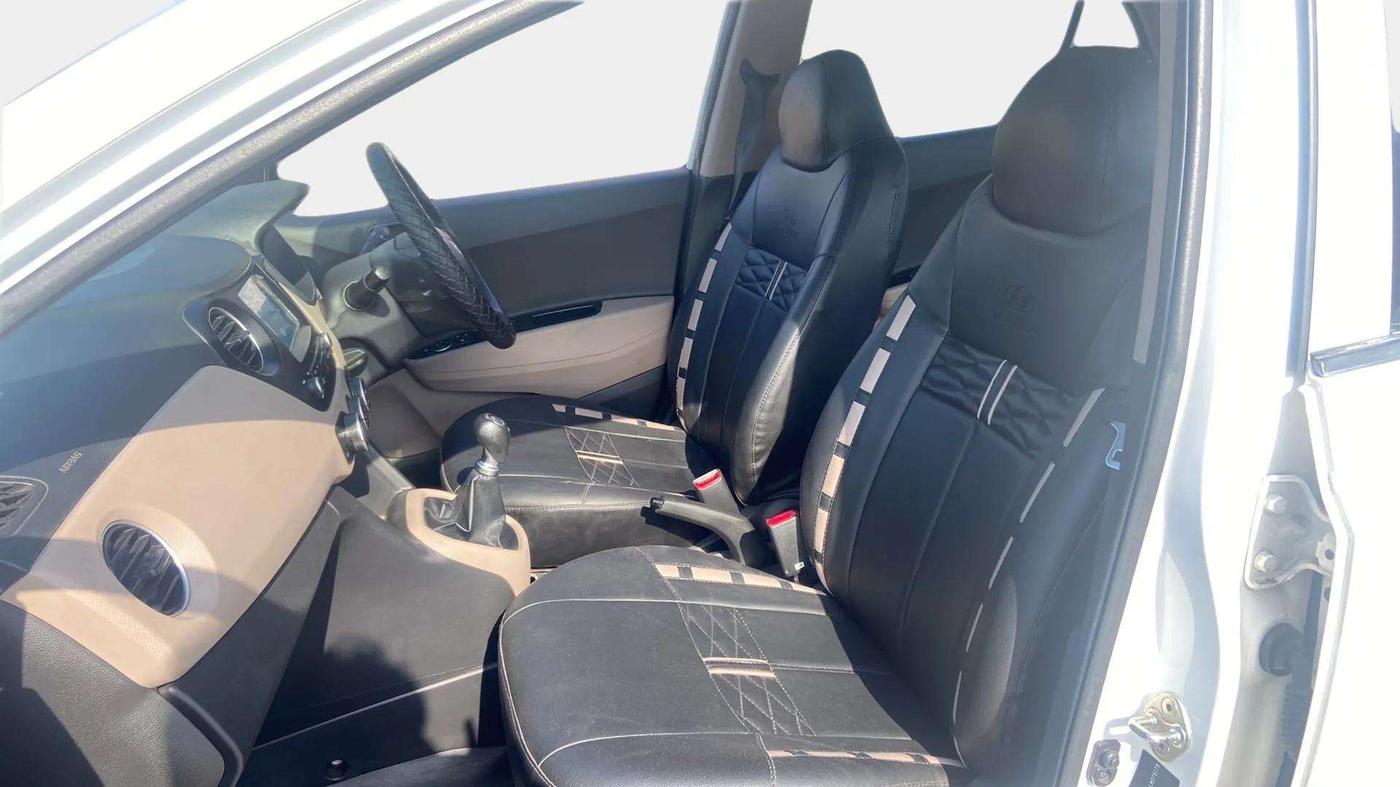 2020 Hyundai Grand i10 SPORTZ 1.2 KAPPA VTVT, Petrol, Manual, 38,281 km, Right Side Front Door Cabin