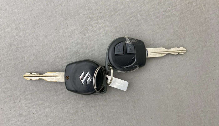 2016 Maruti Swift Dzire VDI (O), Diesel, Manual, 96,168 km, Key Close Up