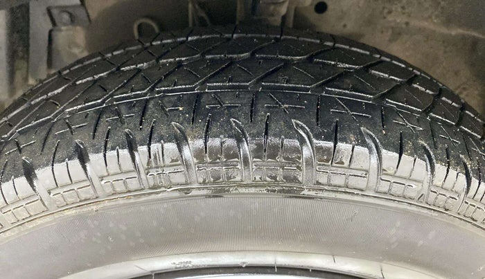 2016 Maruti Swift Dzire VDI (O), Diesel, Manual, 96,168 km, Left Front Tyre Tread