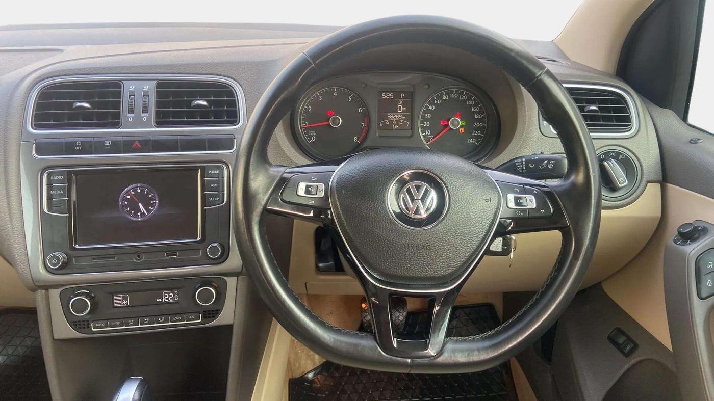 2020 Volkswagen Vento HIGHLINE PLUS 1.0L TSI AT, Petrol, Automatic, 38,449 km, Steering Wheel Close Up