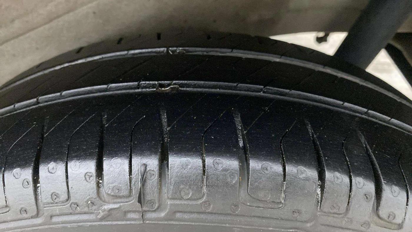 2017 Maruti Wagon R 1.0 VXI AMT, Petrol, Automatic, 68,432 km, Left Rear Tyre Tread