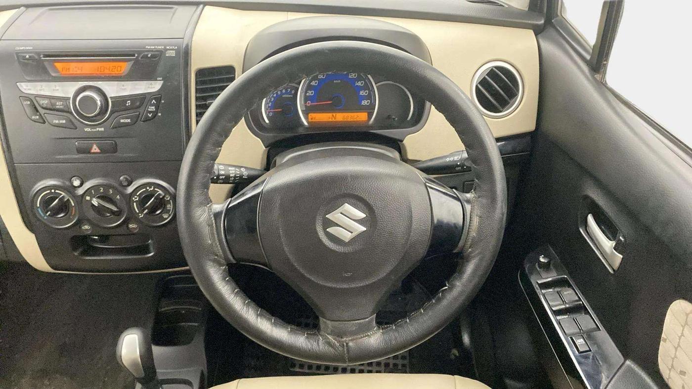 2017 Maruti Wagon R 1.0 VXI AMT, Petrol, Automatic, 68,432 km, Steering Wheel Close Up