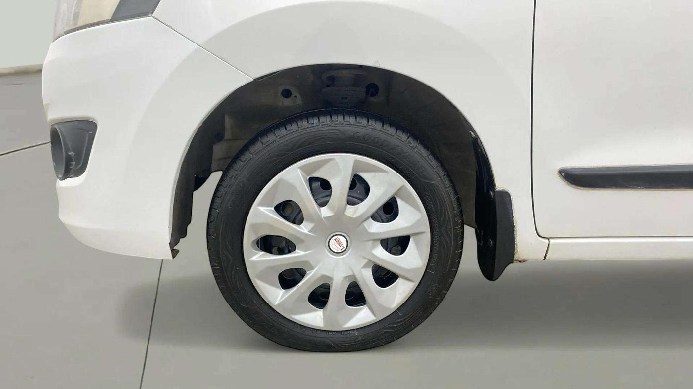 2017 Maruti Wagon R 1.0 VXI AMT, Petrol, Automatic, 68,432 km, Left Front Wheel