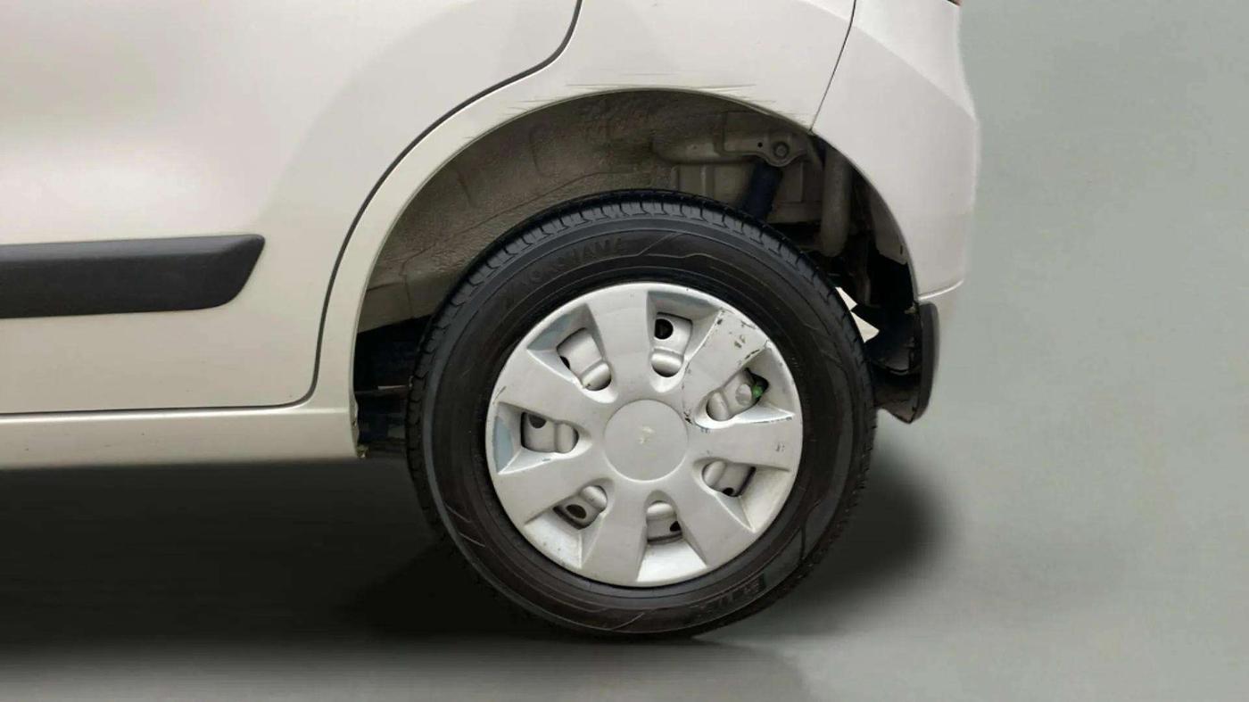 2016 Maruti Wagon R 1.0 LXI CNG, CNG, Manual, 33,540 km, Left Rear Wheel