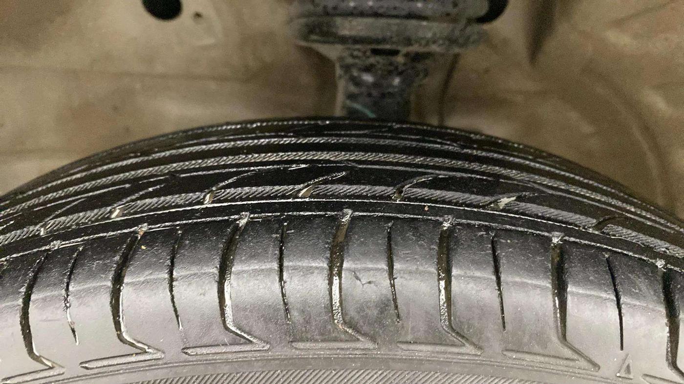 2016 Maruti Wagon R 1.0 LXI CNG, CNG, Manual, 33,540 km, Left Front Tyre Tread