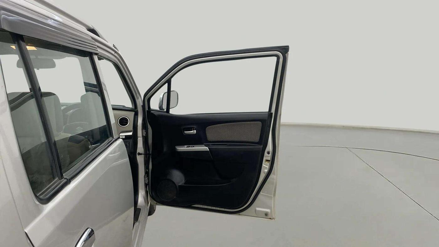 2016 Maruti Wagon R 1.0 LXI CNG, CNG, Manual, 33,540 km, RHS Front Door