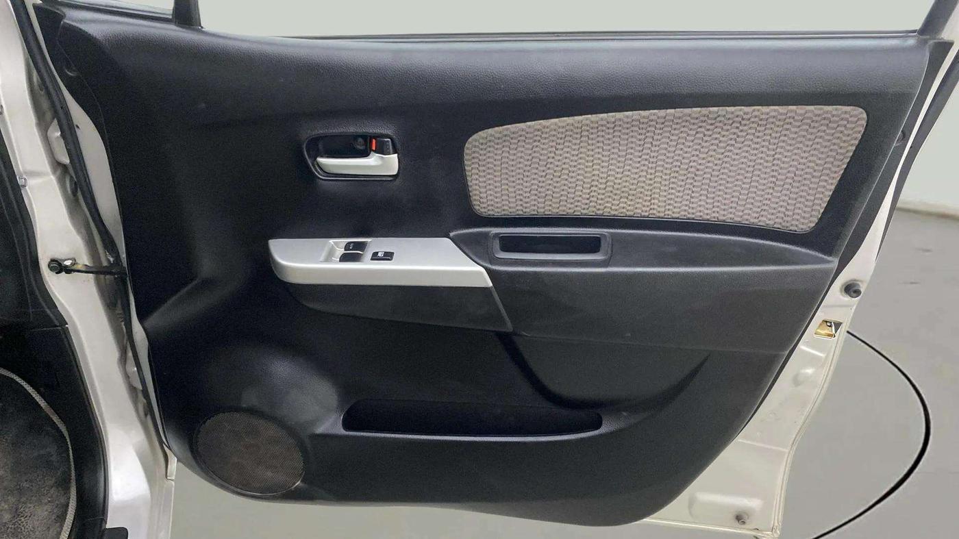 2016 Maruti Wagon R 1.0 LXI CNG, CNG, Manual, 33,540 km, Driver Side Door Panels Control