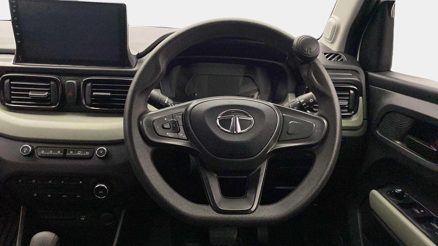 2023 Tata PUNCH ADVENTURE AMT, Petrol, Automatic, 18,522 km, Steering Wheel Close Up