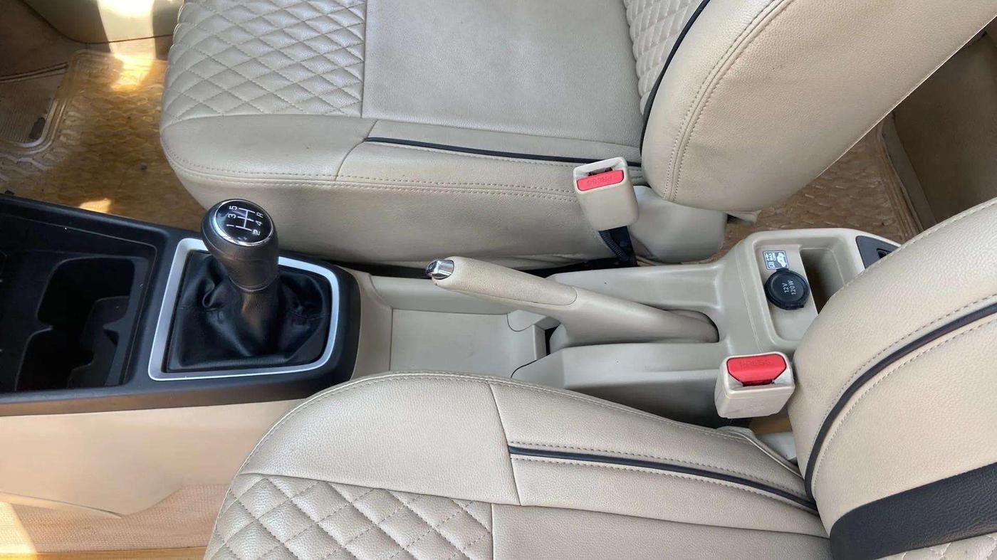 2019 Maruti Dzire VXI, Petrol, Manual, 52,833 km, Gear Lever