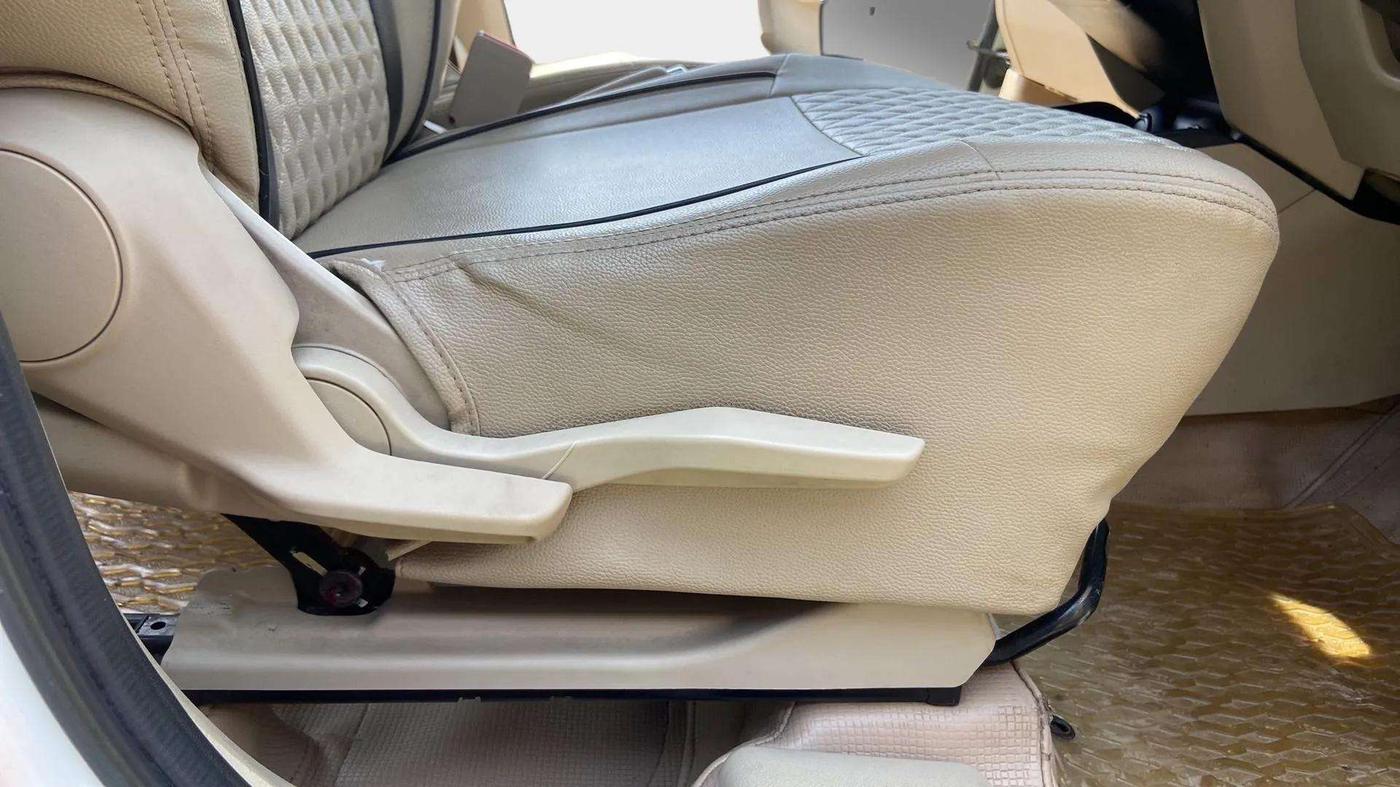 2019 Maruti Dzire VXI, Petrol, Manual, 52,833 km, Driver Side Adjustment Panel