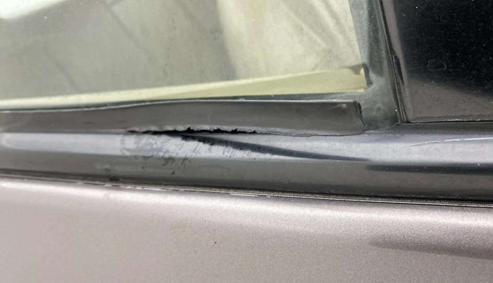 2013 Honda Brio EX MT, Petrol, Manual, 41,592 km, Right rear door - Weather strip has minor damage
