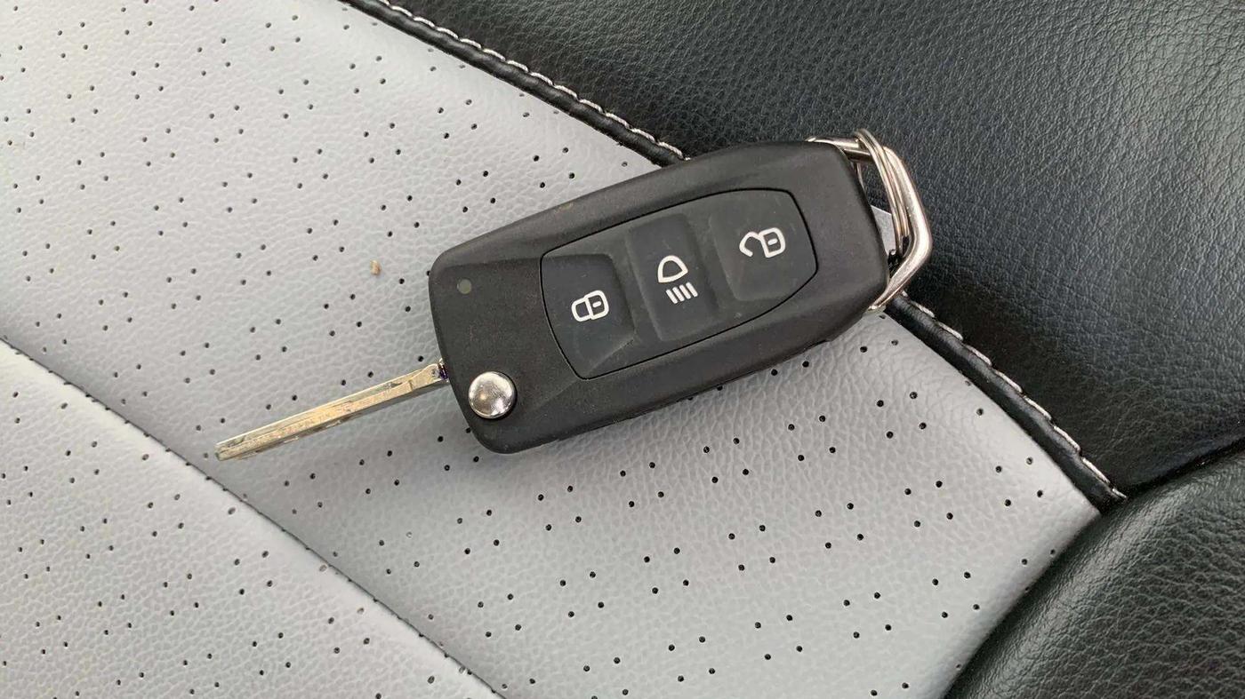 2024 Tata Tiago XM PETROL, Petrol, Manual, 460 km, Key Close Up