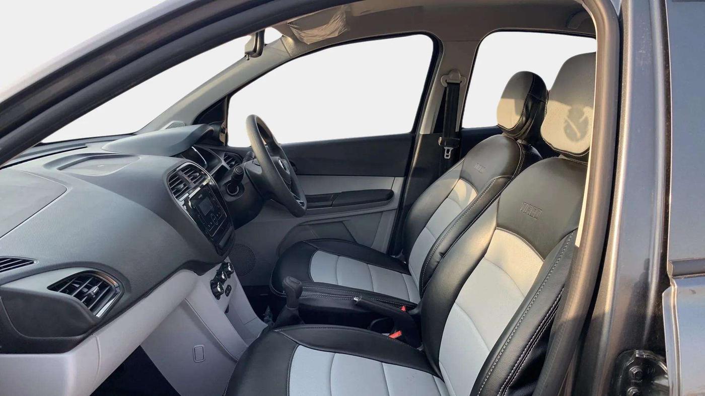 2024 Tata Tiago XM PETROL, Petrol, Manual, 460 km, Right Side Front Door Cabin