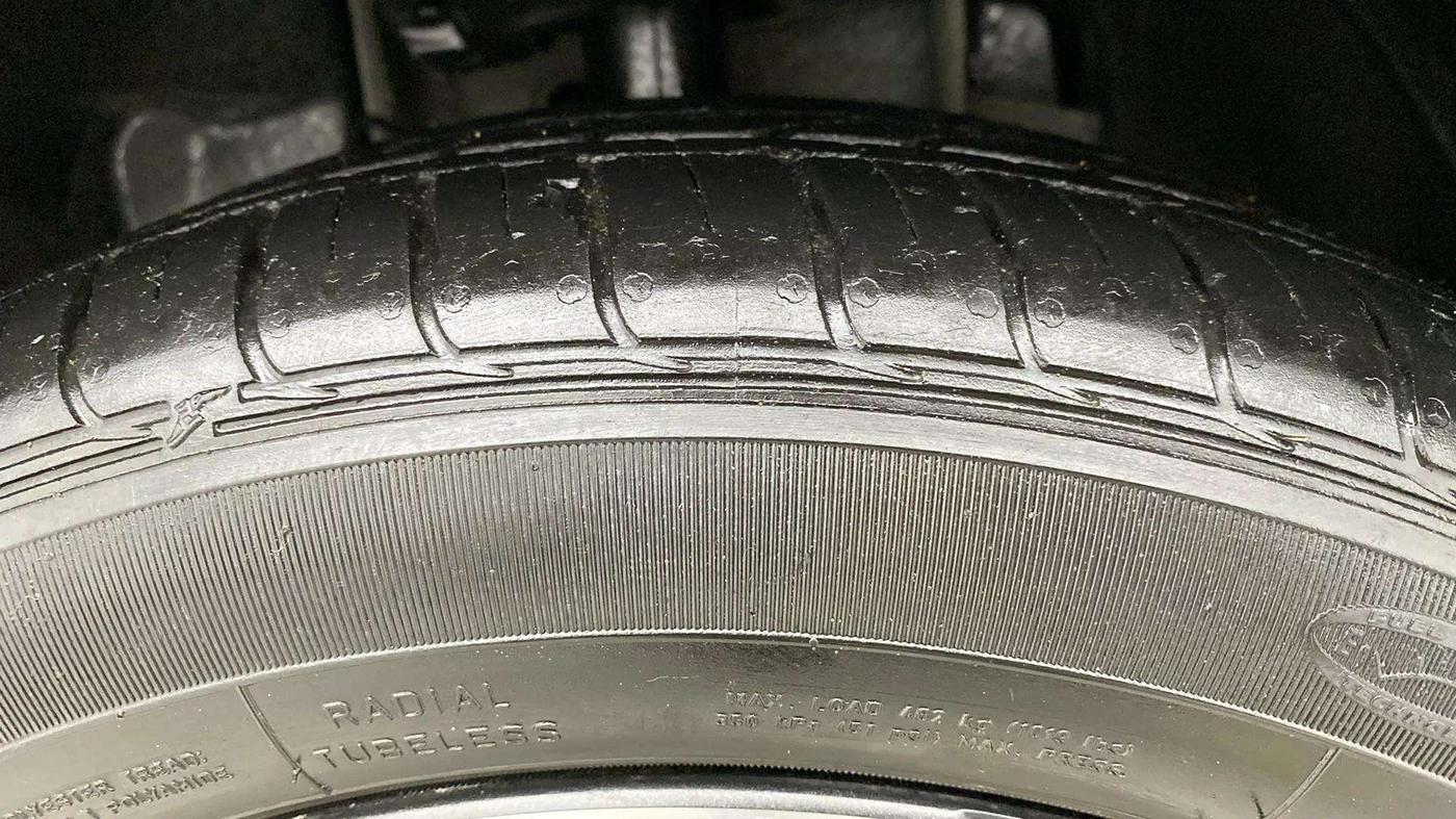 2020 Tata TIGOR XZ PLUS PETROL, Petrol, Manual, 15,849 km, Left Front Tyre Tread