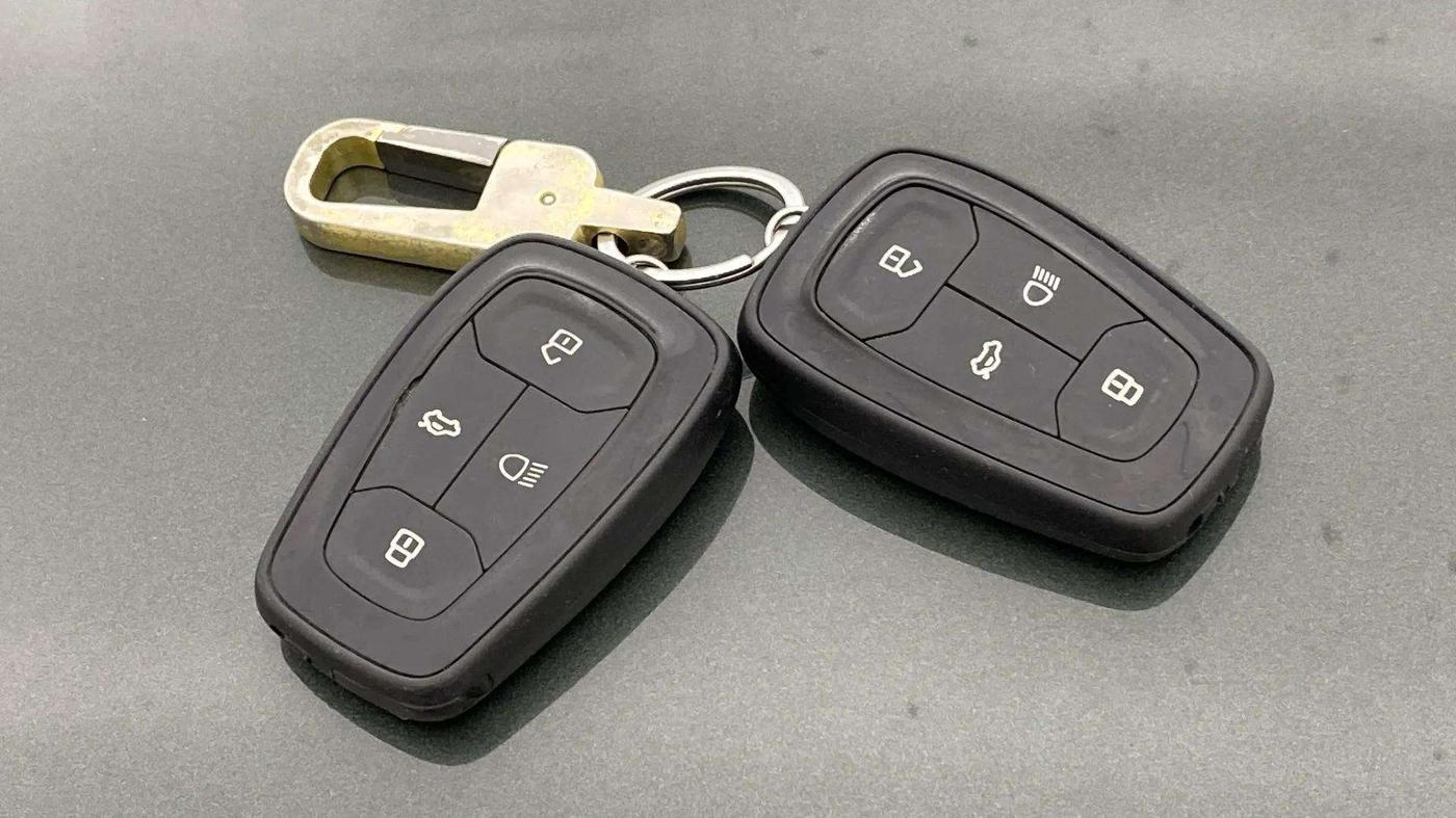 2022 Tata TIAGO NRG XZ AMT, Petrol, Automatic, 12,615 km, Key Close Up