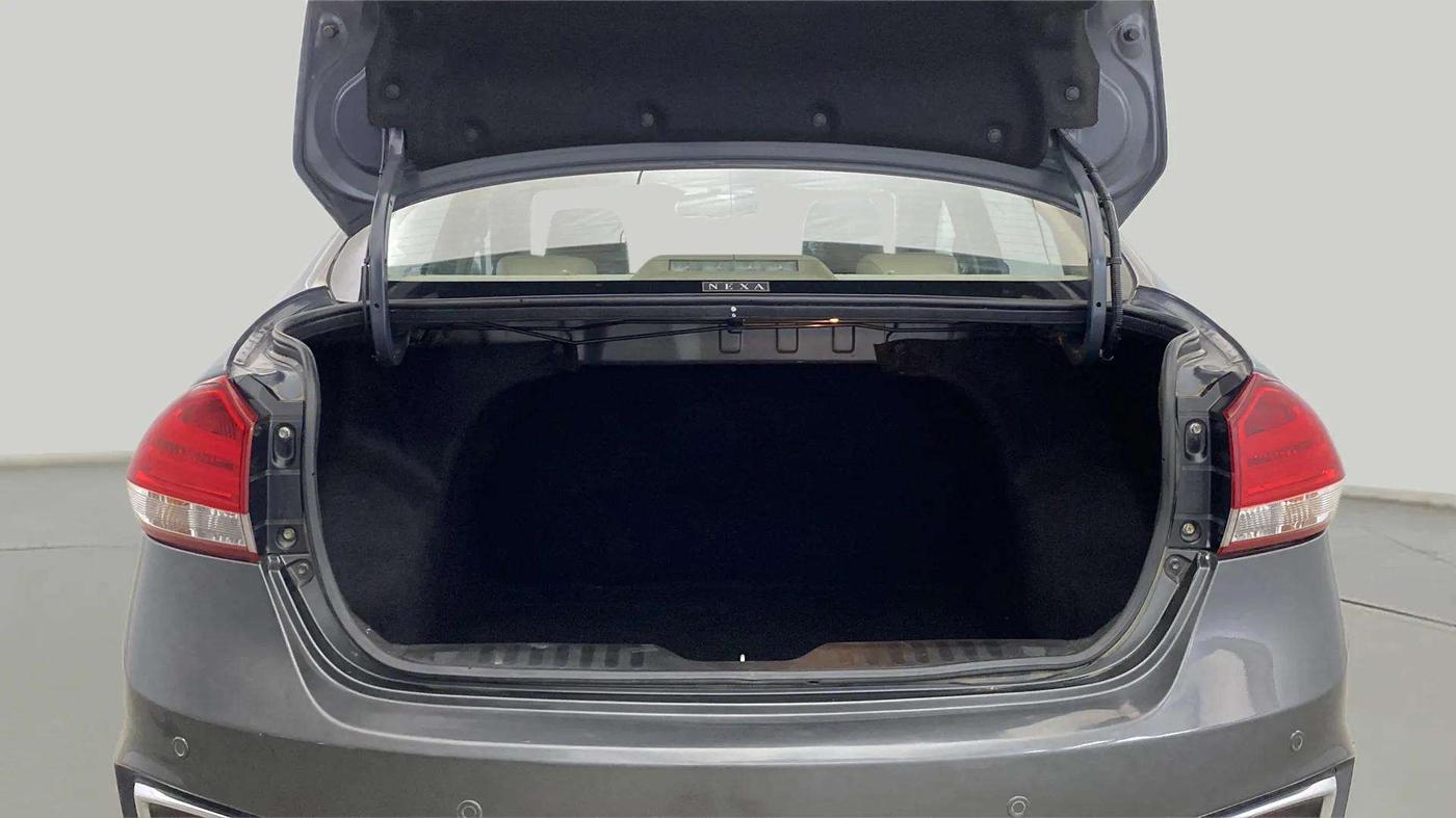 2022 Maruti Ciaz ALPHA  AT 1.5 SHVS PETROL, Petrol, Automatic, 34,784 km, Boot Inside