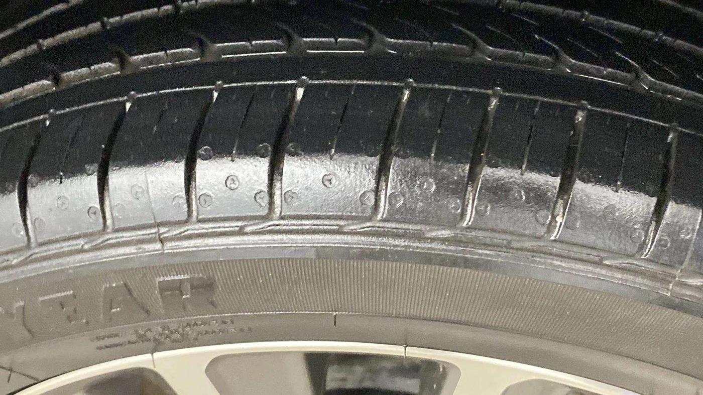 2022 Maruti Ciaz ALPHA  AT 1.5 SHVS PETROL, Petrol, Automatic, 34,784 km, Right Rear Tyre Tread