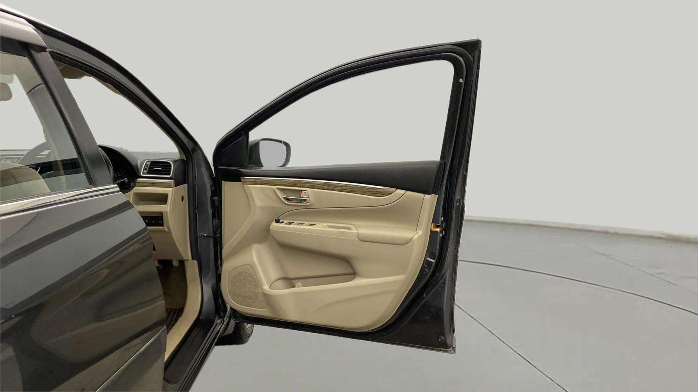 2022 Maruti Ciaz ALPHA  AT 1.5 SHVS PETROL, Petrol, Automatic, 34,784 km, RHS Front Door