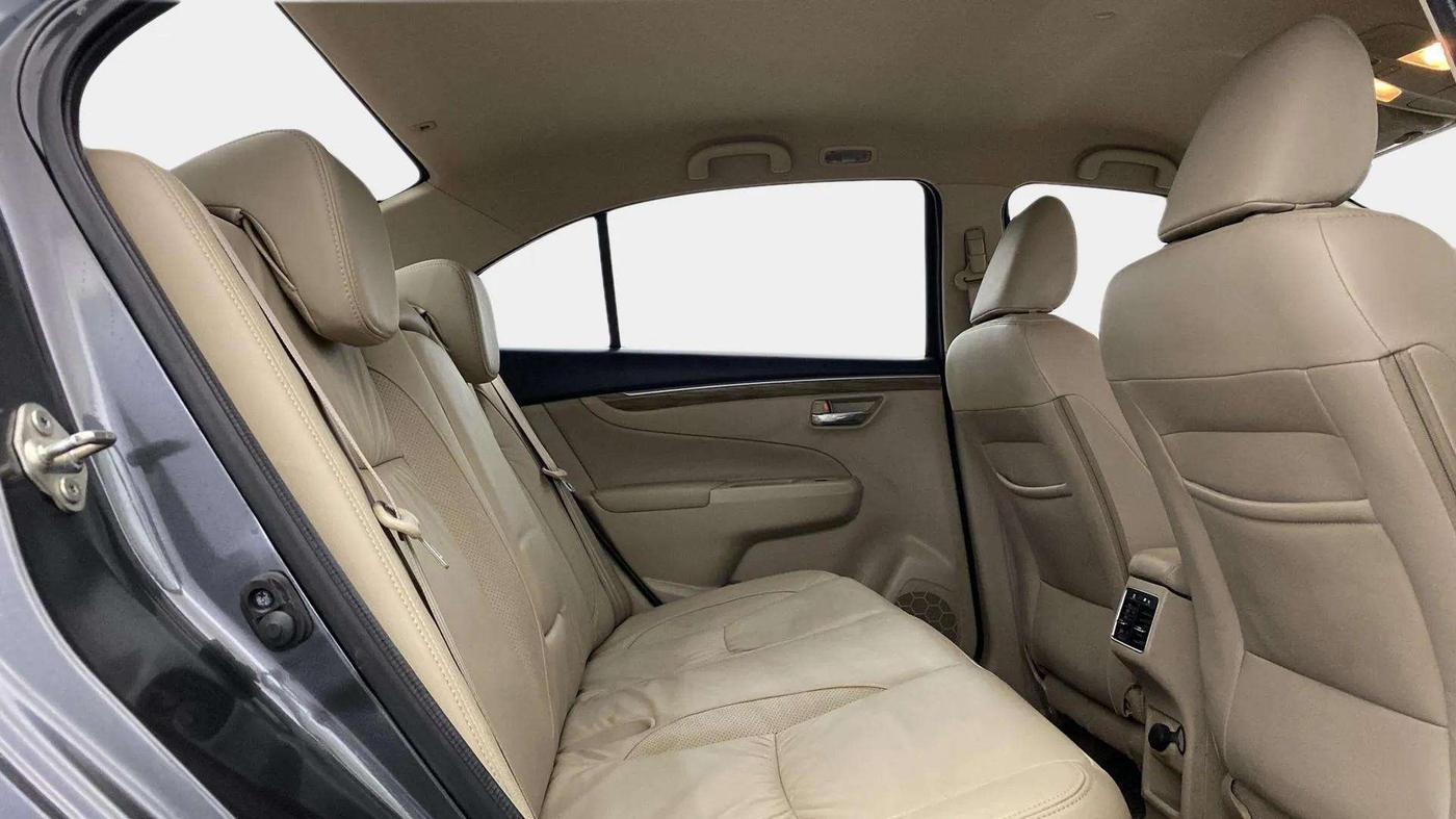 2022 Maruti Ciaz ALPHA  AT 1.5 SHVS PETROL, Petrol, Automatic, 34,784 km, Right Side Rear Door Cabin
