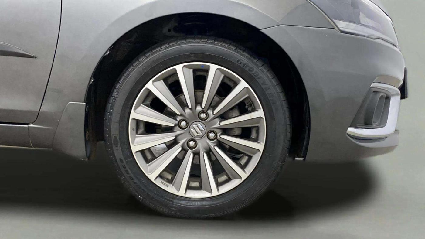 2022 Maruti Ciaz ALPHA  AT 1.5 SHVS PETROL, Petrol, Automatic, 34,784 km, Right Front Wheel