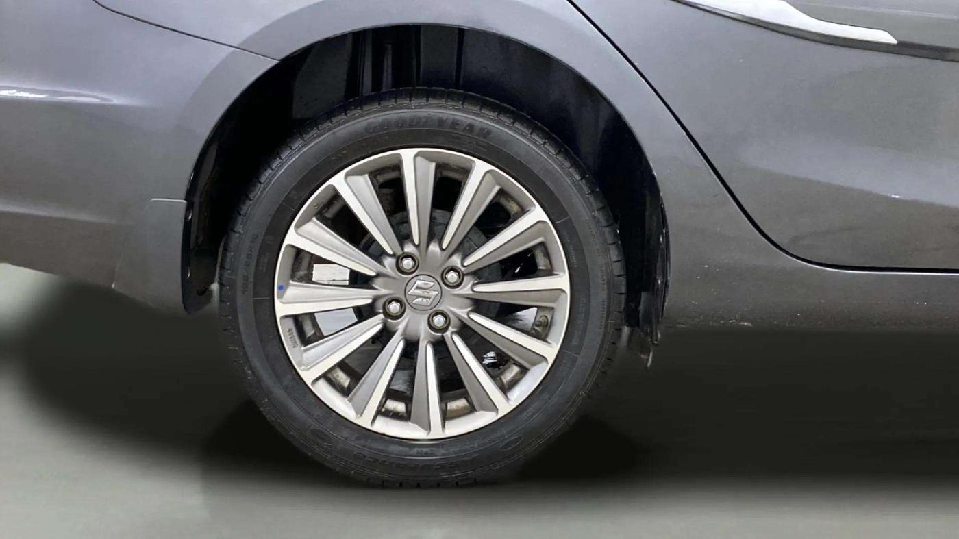 2022 Maruti Ciaz ALPHA  AT 1.5 SHVS PETROL, Petrol, Automatic, 34,784 km, Right Rear Wheel