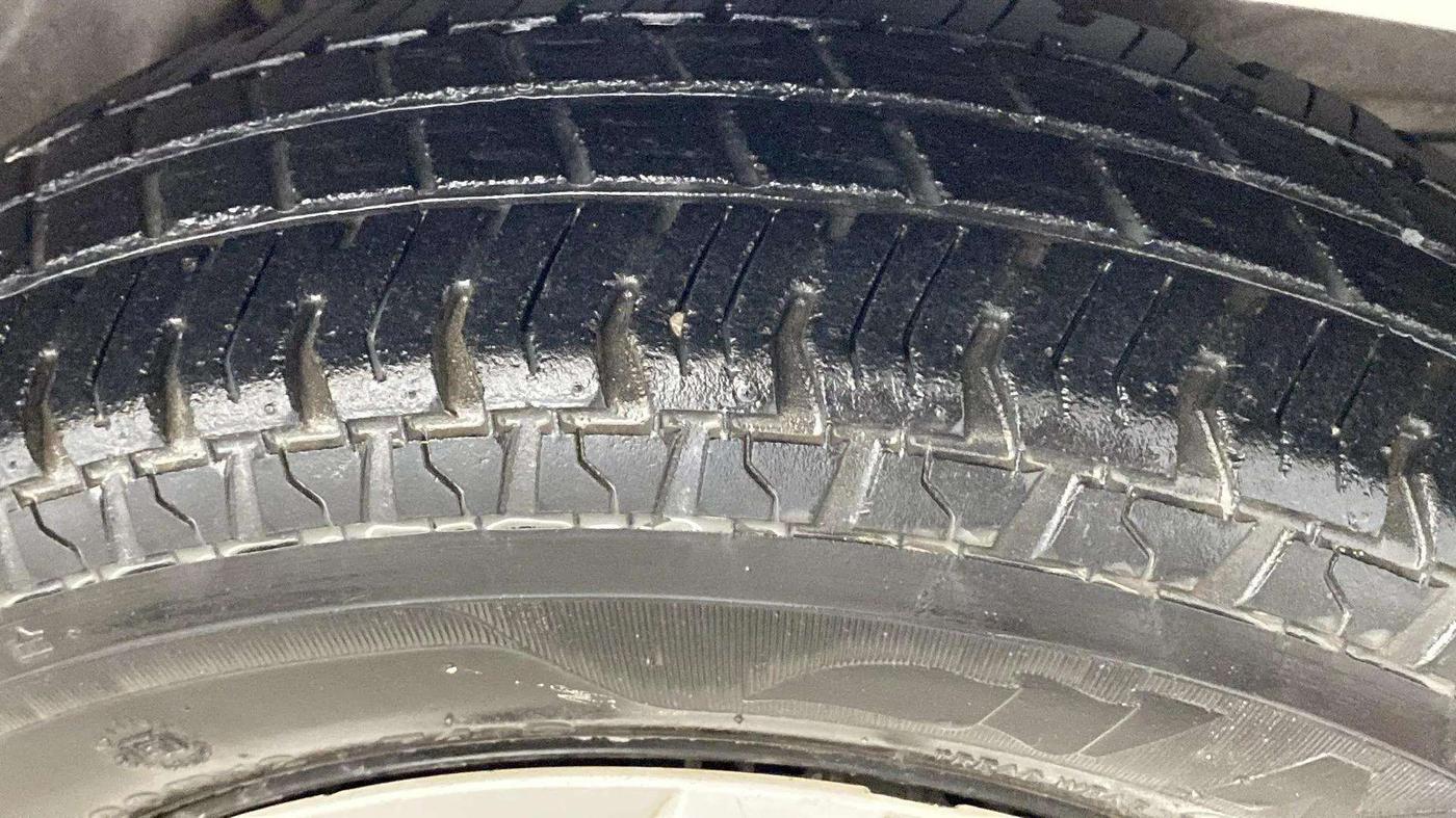 2016 Maruti Alto 800 LXI, Petrol, Manual, 25,228 km, Right Front Tyre Tread