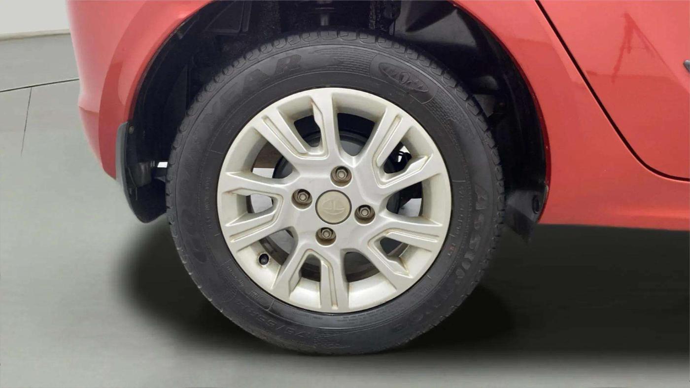 2017 Tata Tiago XZA PETROL, Petrol, Automatic, 17,992 km, Right Rear Wheel