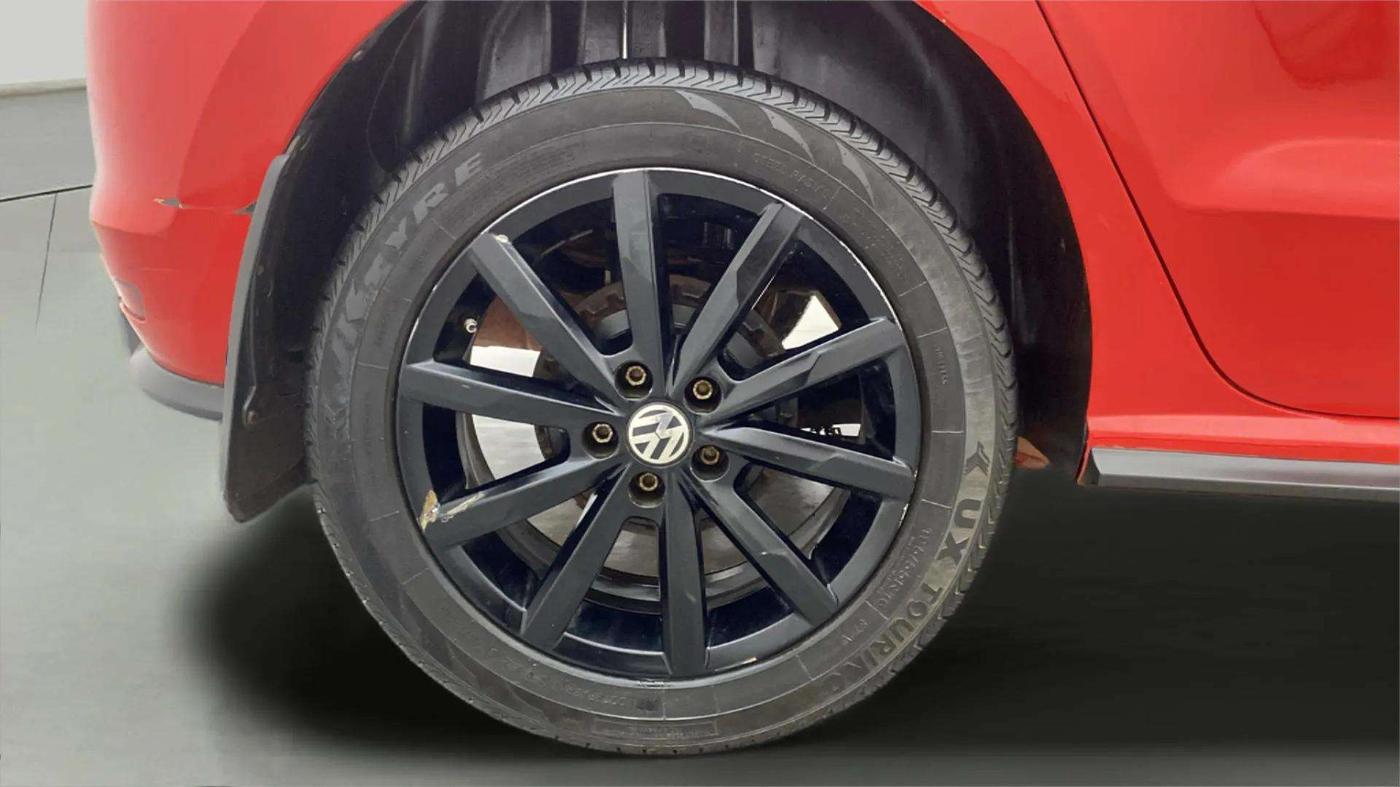 2021 Volkswagen Polo HIGHLINE PLUS 1.0L TSI, Petrol, Manual, 76,252 km, Right Rear Wheel