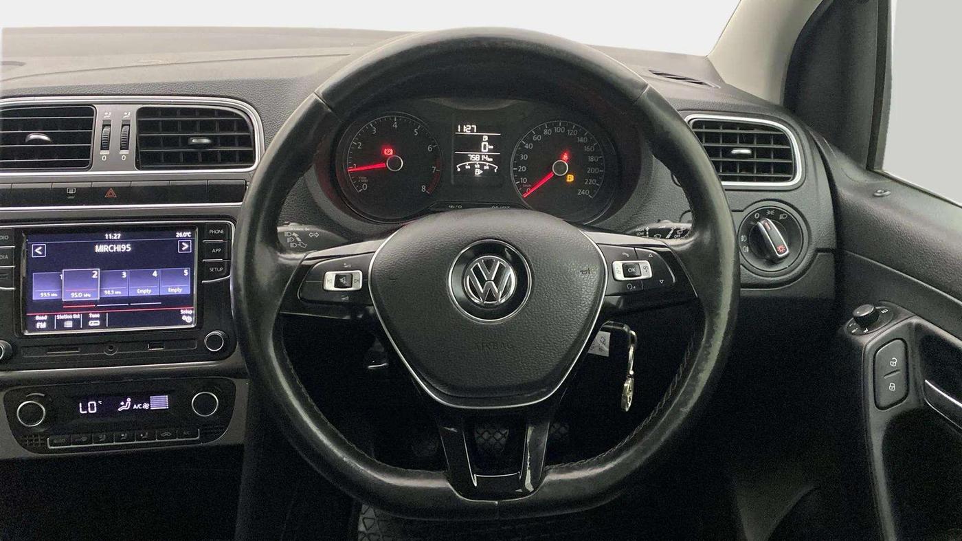 2021 Volkswagen Polo HIGHLINE PLUS 1.0L TSI, Petrol, Manual, 76,252 km, Steering Wheel Close Up