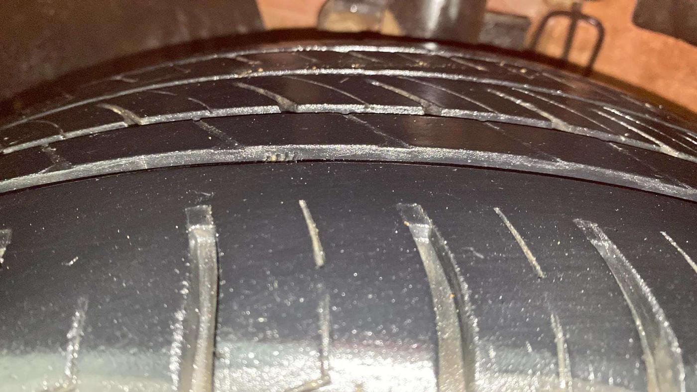 2021 Volkswagen Polo HIGHLINE PLUS 1.0L TSI, Petrol, Manual, 76,252 km, Left Front Tyre Tread