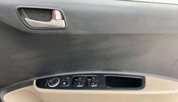 2015 Hyundai Xcent S (O) 1.2, Petrol, Manual, 56,656 km, Driver Side Door Panels Control