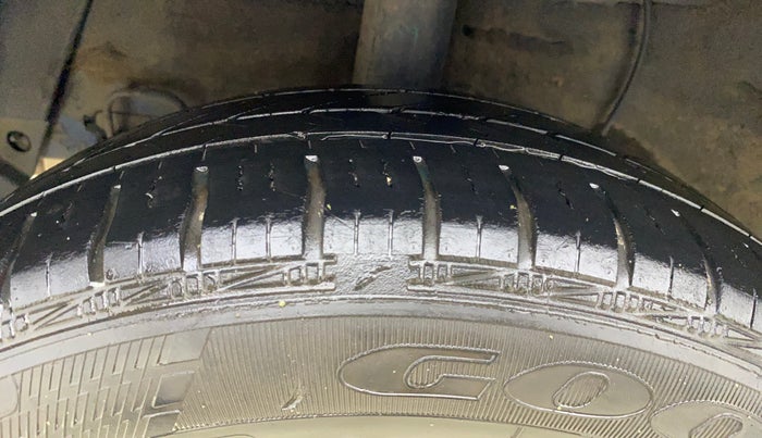 2015 Hyundai Xcent S (O) 1.2, Petrol, Manual, 56,656 km, Right Rear Tyre Tread