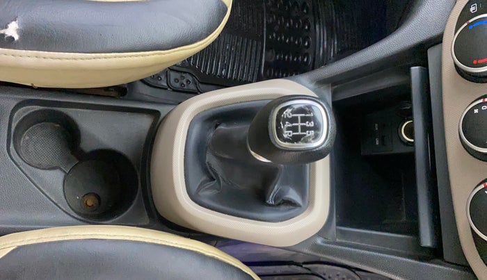 2015 Hyundai Xcent S (O) 1.2, Petrol, Manual, 56,656 km, Gear Lever