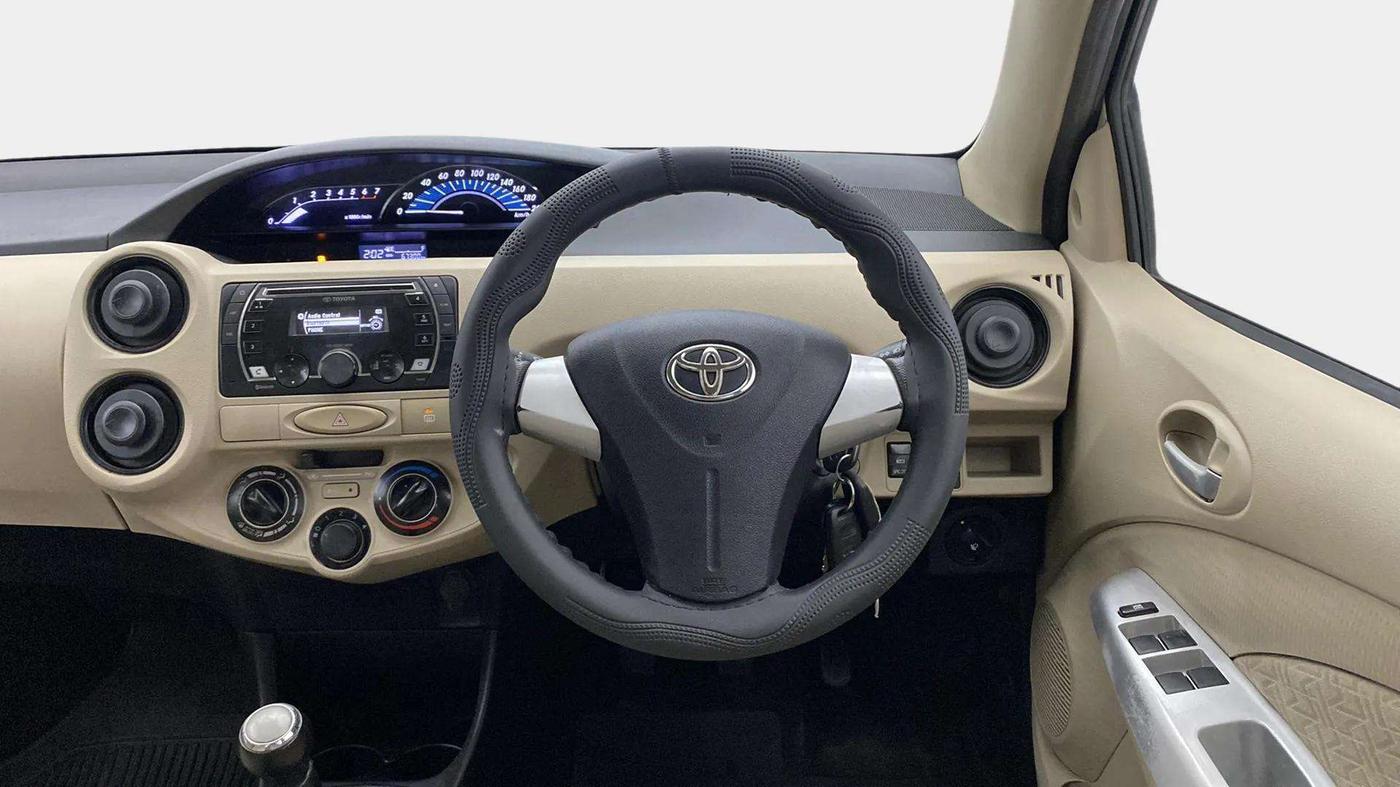 2018 Toyota Etios V PLATINUM, Petrol, Manual, 67,251 km, Steering Wheel Close Up