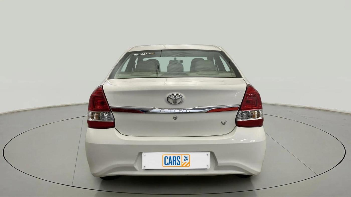 2018 Toyota Etios V PLATINUM, Petrol, Manual, 67,251 km, Back/Rear