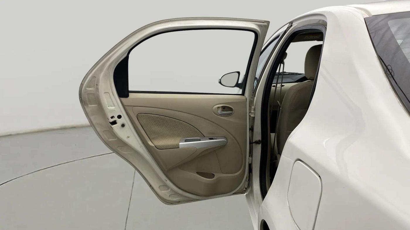 2018 Toyota Etios V PLATINUM, Petrol, Manual, 67,251 km, LHS Rear Door