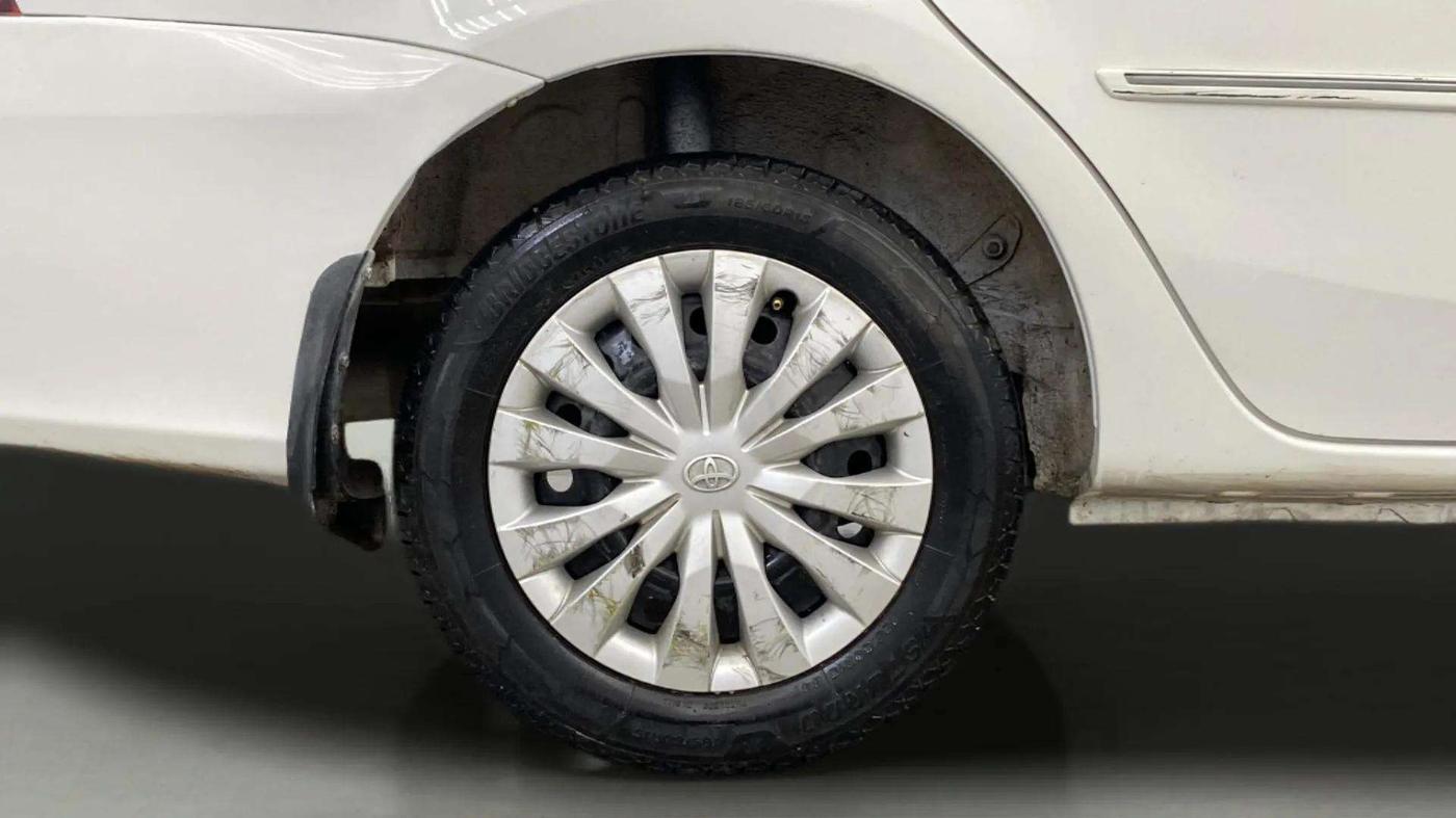 2018 Toyota Etios V PLATINUM, Petrol, Manual, 67,251 km, Right Rear Wheel