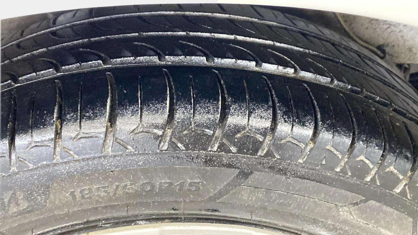 2018 Toyota Etios V PLATINUM, Petrol, Manual, 67,251 km, Left Front Tyre Tread