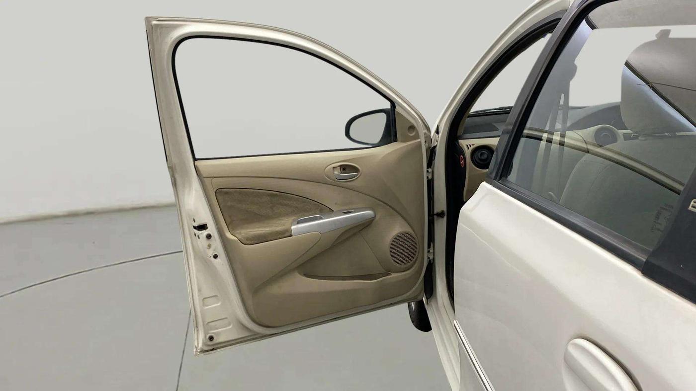 2018 Toyota Etios V PLATINUM, Petrol, Manual, 67,251 km, LHS Front Door
