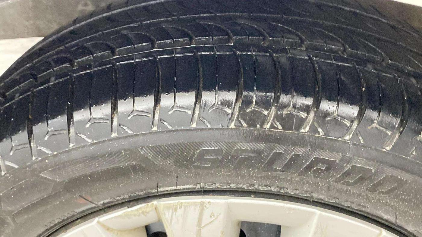 2018 Toyota Etios V PLATINUM, Petrol, Manual, 67,251 km, Left Rear Tyre Tread