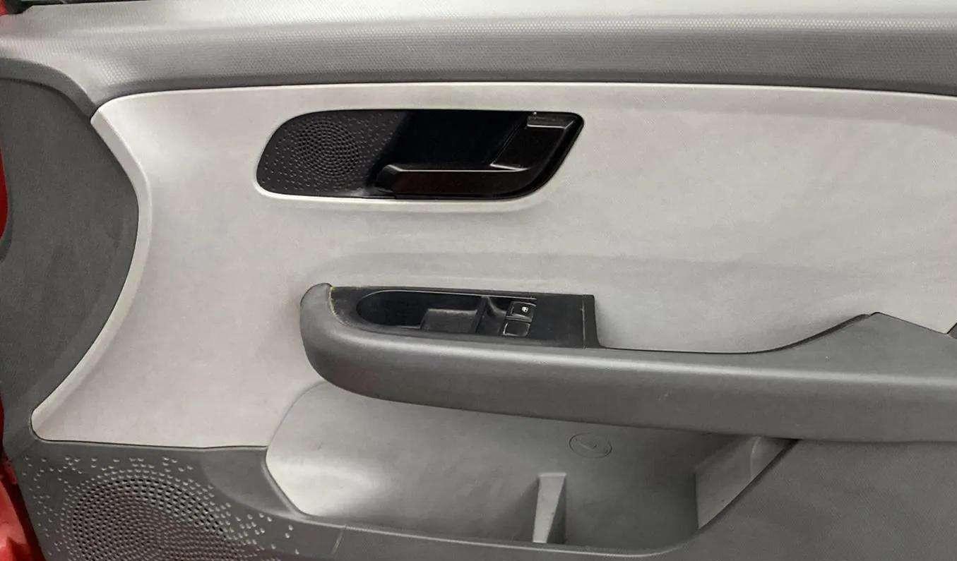2021 Tata ALTROZ XE PETROL, Petrol, Manual, 33,458 km, Driver Side Door Panels Control