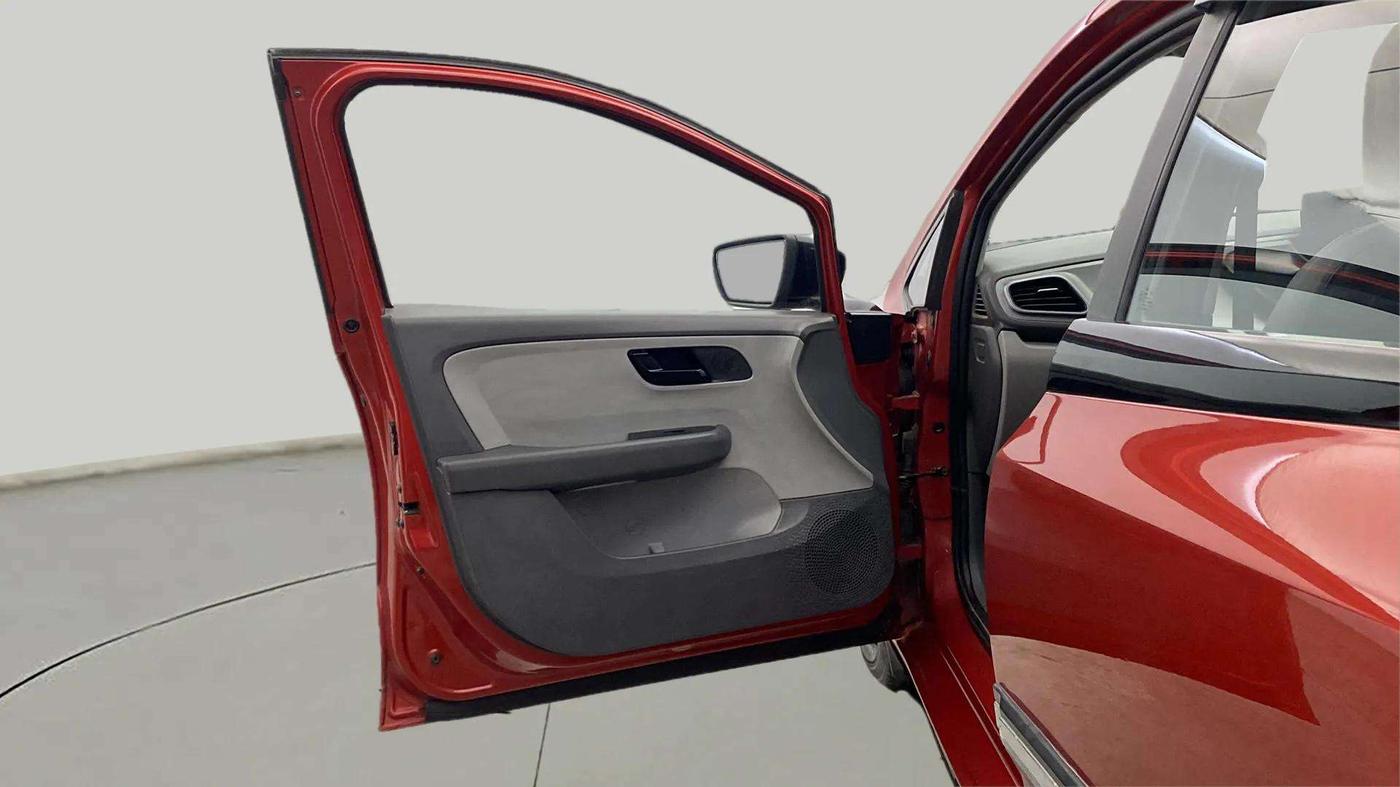 2021 Tata ALTROZ XE PETROL, Petrol, Manual, 33,458 km, LHS Front Door