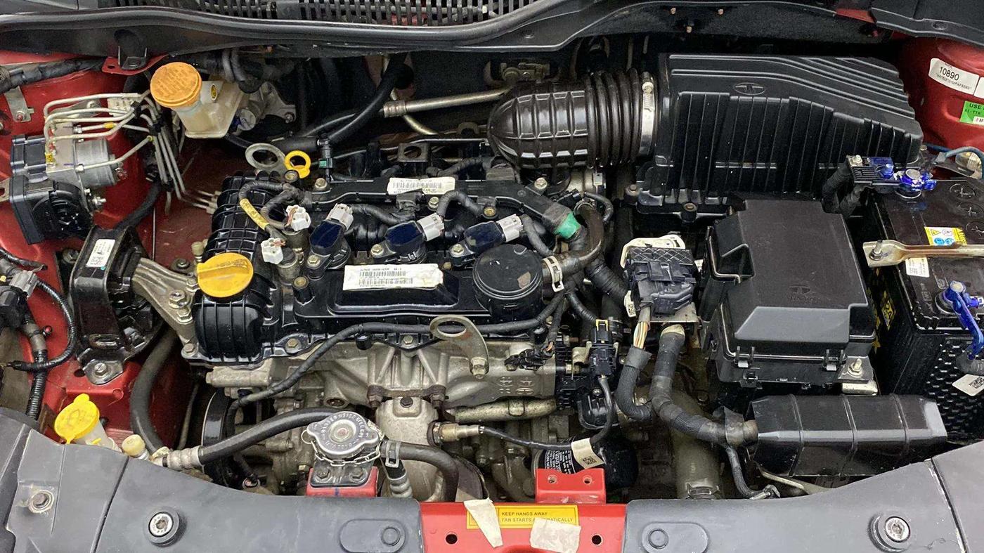 2021 Tata ALTROZ XE PETROL, Petrol, Manual, 33,458 km, Engine View