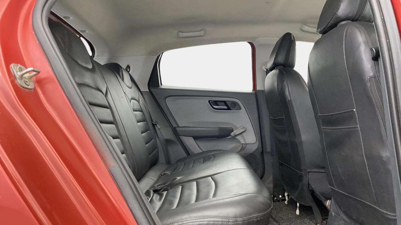 2021 Tata ALTROZ XE PETROL, Petrol, Manual, 33,458 km, Right Side Rear Door Cabin